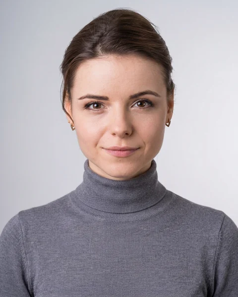 Exemple de photo pro par IA : Dégradé gris · maille, coupe femme